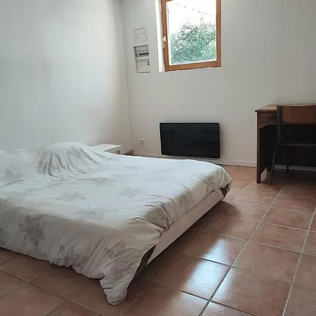 En Rez De Jardin Apartment